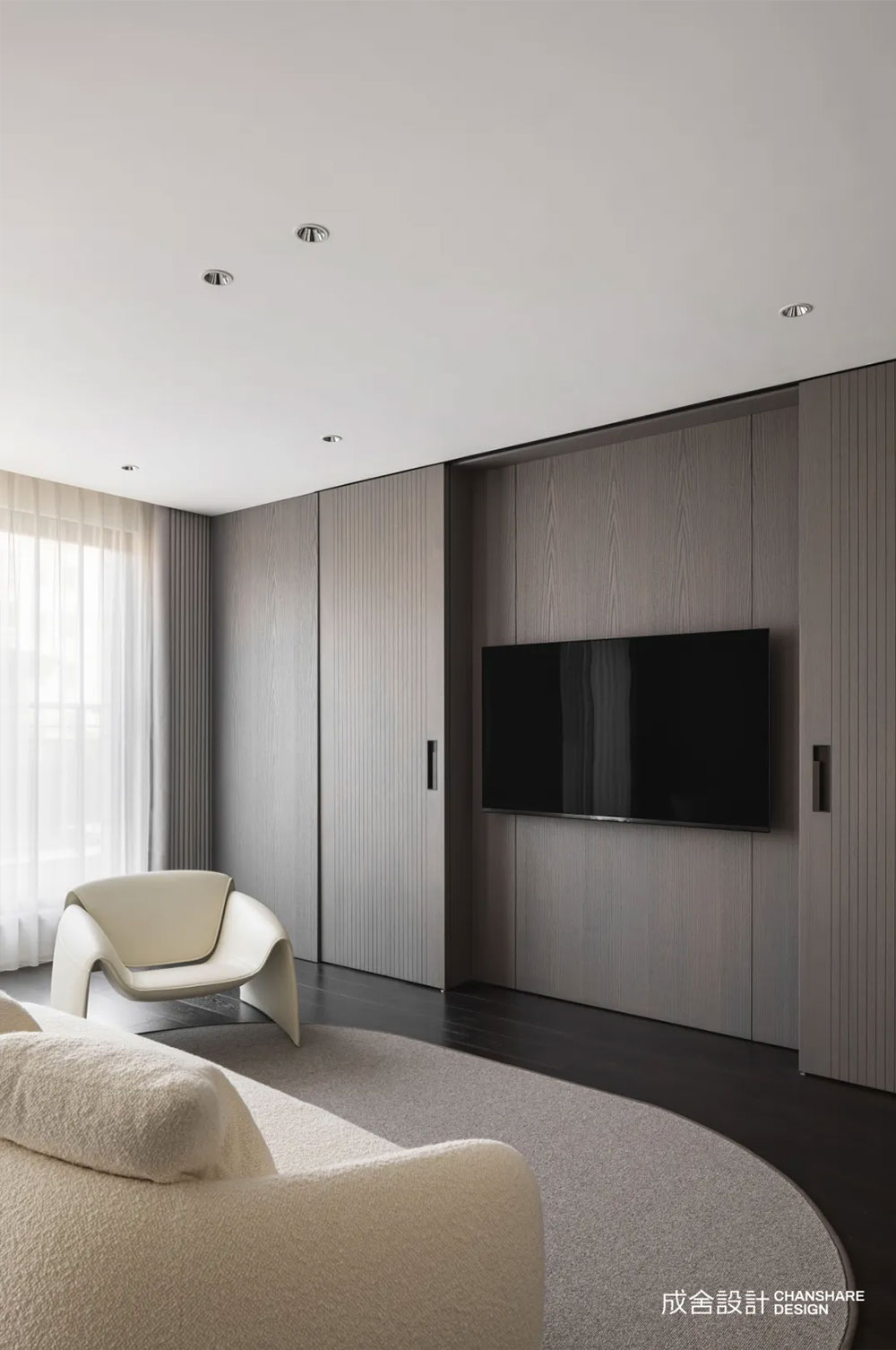 2411750411103448.jpg 40.jpg